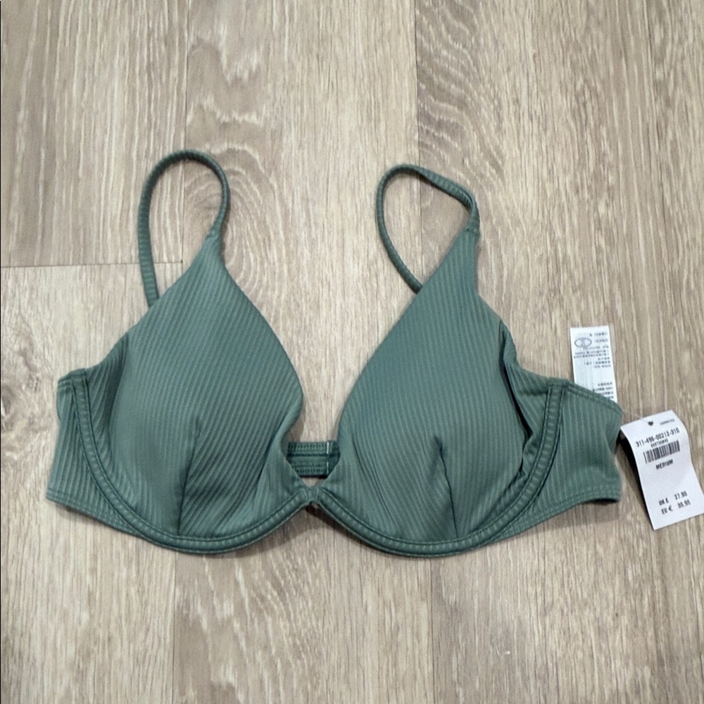 Hollister Ribbed wired bikini top